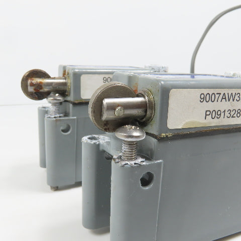 Square D AW38 Roller Head Plunger limit Switch 10A 600VAC (Stuck Heads) Lot/2