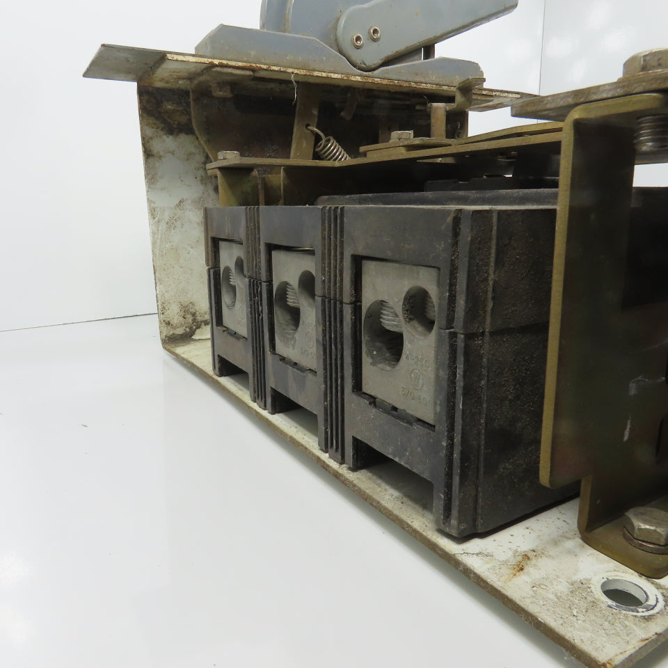 Allen Bradley 2146M-EBB Ser A 250A MCC Breaker Disconnect