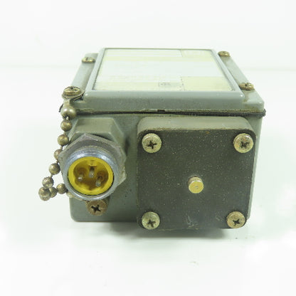 Square D GXW-2 Class 9025 Temperature Switch 85-145°F Range
