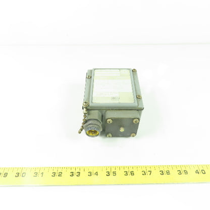 Square D GXW-2 Class 9025 Temperature Switch 85-145°F Range