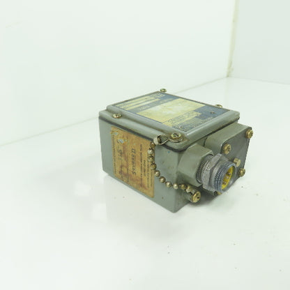 Square D GXW-2 Class 9025 Temperature Switch 85-145°F Range