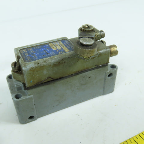 Square D AW12 Snap Action Spring Return Limit Switch 115-600VAC Lot Of 3