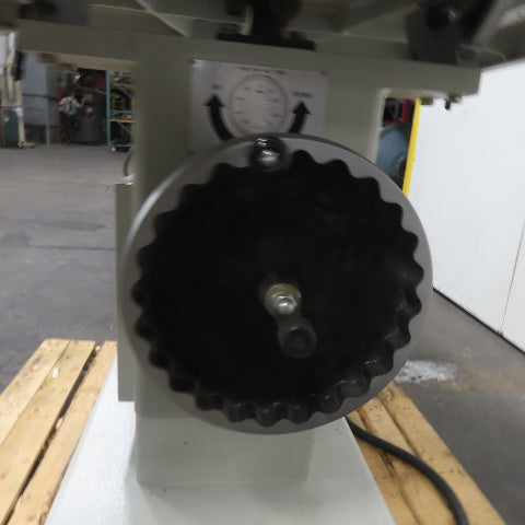 CanTek SR-750 7.5HP Pneumatic Overarm Pin Router 3Ph 460V 29-1/2" Throat