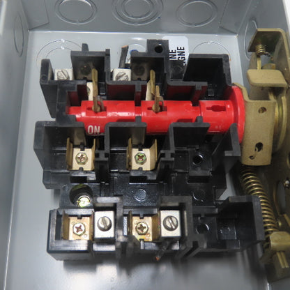 GE General Electric TG3221 30A 240V AC/DC Fusible Safety Disconnect Switch