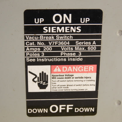 Siemens V7F3604 Vaccu-Break 200A Fusible Panelboard Switch 600VAC 3P 3PH