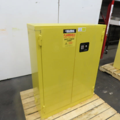 Global 20 Gallon 2-Shelf Flammable Liquid Storage Cabinet 34-1/2"x 12-1/2" x 44"