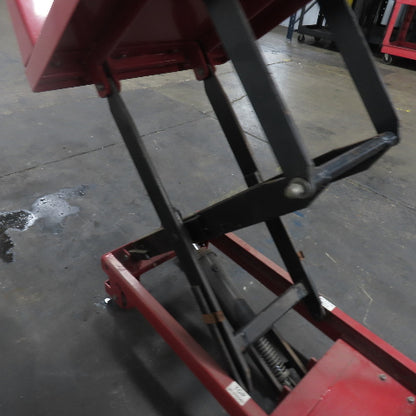 Uline 32" x 24" Manual Foot Pump Tilting Lift Table 660LBS Capacity
