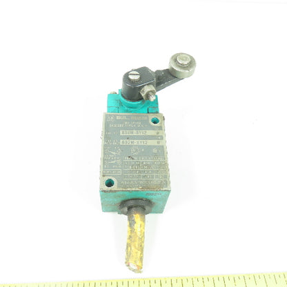 Allen Bradley 802M-BY12 Ser B Cam Roller Limit Switch 600VAC