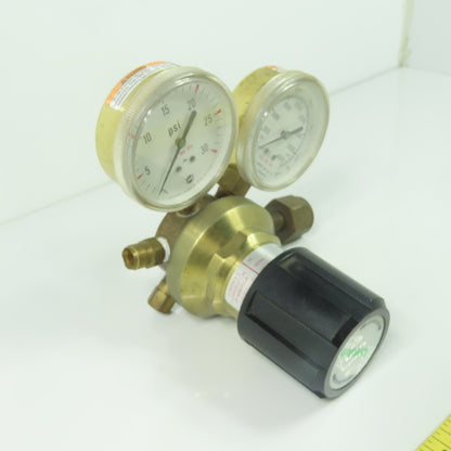 Praxair 1096501-320 Gas Pressure Regulator W/ Gauges