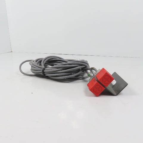 Fotek PL-05NB-S Inductive Proximity Sensor Switch W/ Mount 10-30VDC Lot Of 2