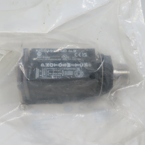 Allen Bradley 42GRU-9002-QD Ser B Photoelectric Sensor Photoswitch 5-Pin NEW