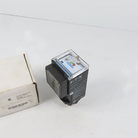Eaton 1351E-6504 Photoelectric Sensor 10 Ft. Range Diffuse Reflective NEW