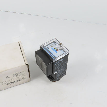 Eaton 1351E-6504 Photoelectric Sensor 10 Ft. Range Diffuse Reflective NEW