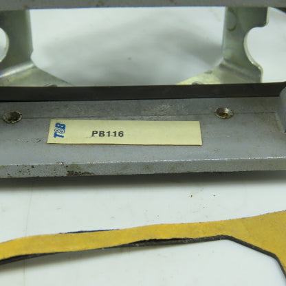 T&B Thomas & Betts PB116 Panel Mount Base 16Pl Socket W/End Locking Lever Lot/6