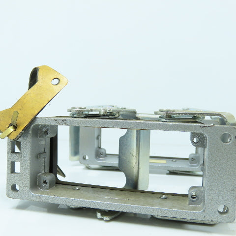 T&B Thomas & Betts PB116 Panel Mount Base 16Pl Socket W/End Locking Lever Lot/6