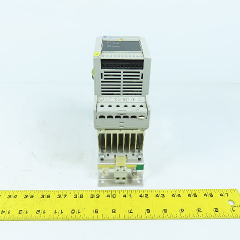 Allen Bradley 160S-AA02NSF1 SerC 0.37 / 0.5HP AC Drive 200-230V 3PH 2.3A 0-240HZ