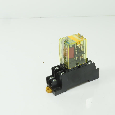 Idec RU2S-NF-A220 220-240VAC Power Relay 50/60HZ 10A W/ Base (Clean)