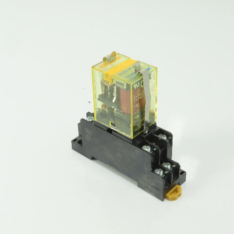 Idec RU2S-NF-A220 220-240VAC Power Relay 50/60HZ 10A W/ Base (Clean)