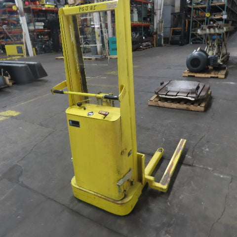 Crown B-57 1500LBS Capacity 12V Electric Straddle Lift Pallet Stacker 36x3"Forks