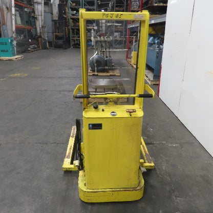 Crown B-57 1500LBS Capacity 12V Electric Straddle Lift Pallet Stacker 36x3"Forks