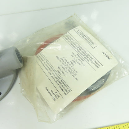 Crouse Hinds 0302441 Fixture Fitting New W/ Seals