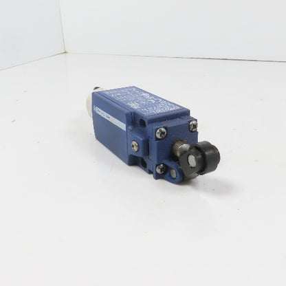Telemecanique XCKN2121G11 Roller Plunger Limit Switch 10A 240VAC