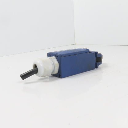 Telemecanique XCKN2121G11 Roller Plunger Limit Switch 10A 240VAC