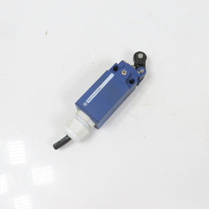 Telemecanique XCKN2121G11 Roller Plunger Limit Switch 10A 240VAC