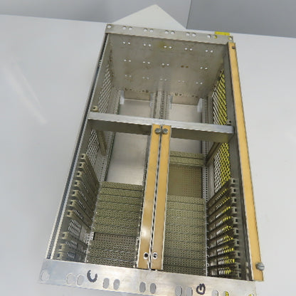 Siemens VDE 0660 Teil 500 PLC Chassis Rack MA/86-850108 G26322