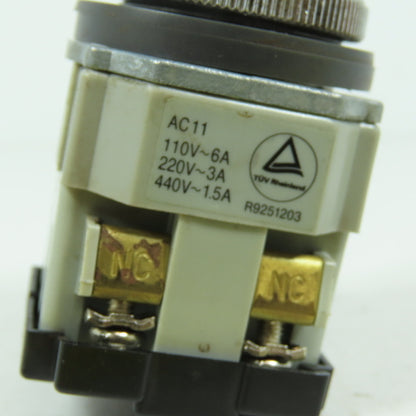 Idec 41-10650 AVD Push / Twist Return Emergency Stop Button Switch 125/300V 5/3A