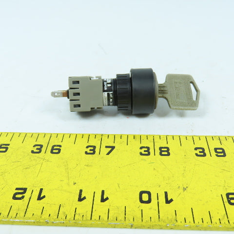 Fuji AH165-2J2A 2-Position Keyed Selector Switch 250V 5A W/ Key
