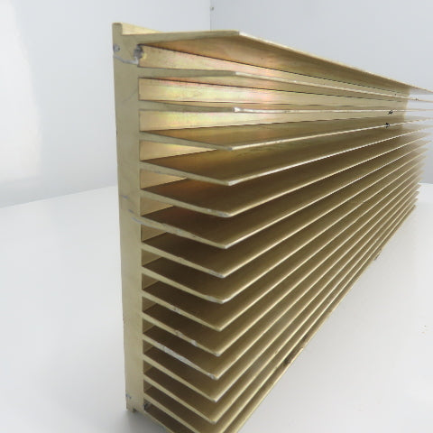 157173 B 24" x 8" x 2.5" Fin Style Heat Sink Mounting Surface W/ MG100M2CK1