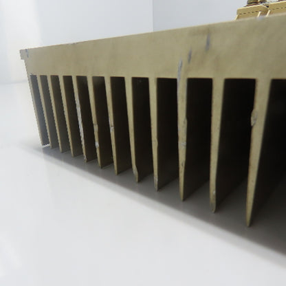 157173 B 24" x 8" x 2.5" Fin Style Heat Sink Mounting Surface W/ MG100M2CK1