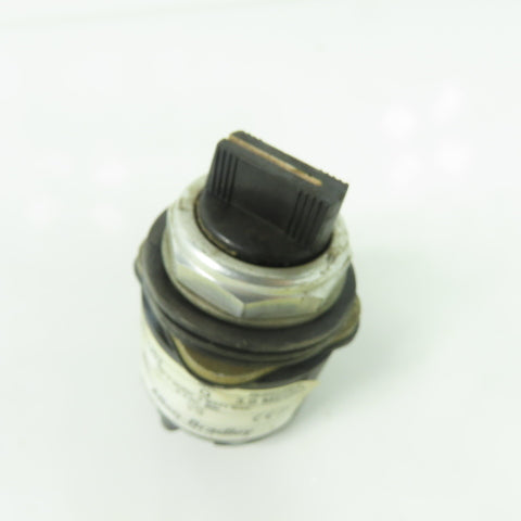 Allen Bradley 800T-U62 Ser Q Potentiometer 3.0MEGO 300VAC 2W