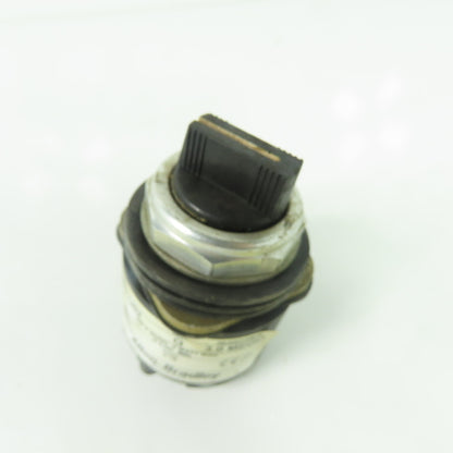 Allen Bradley 800T-U62 Ser Q Potentiometer 3.0MEGO 300VAC 2W