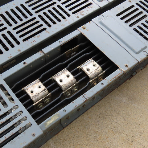 Westinghouse 372D 275 G22 1350A 4 Wire 3Ph 277/480V Bus Duct 3 Sections 50' Run