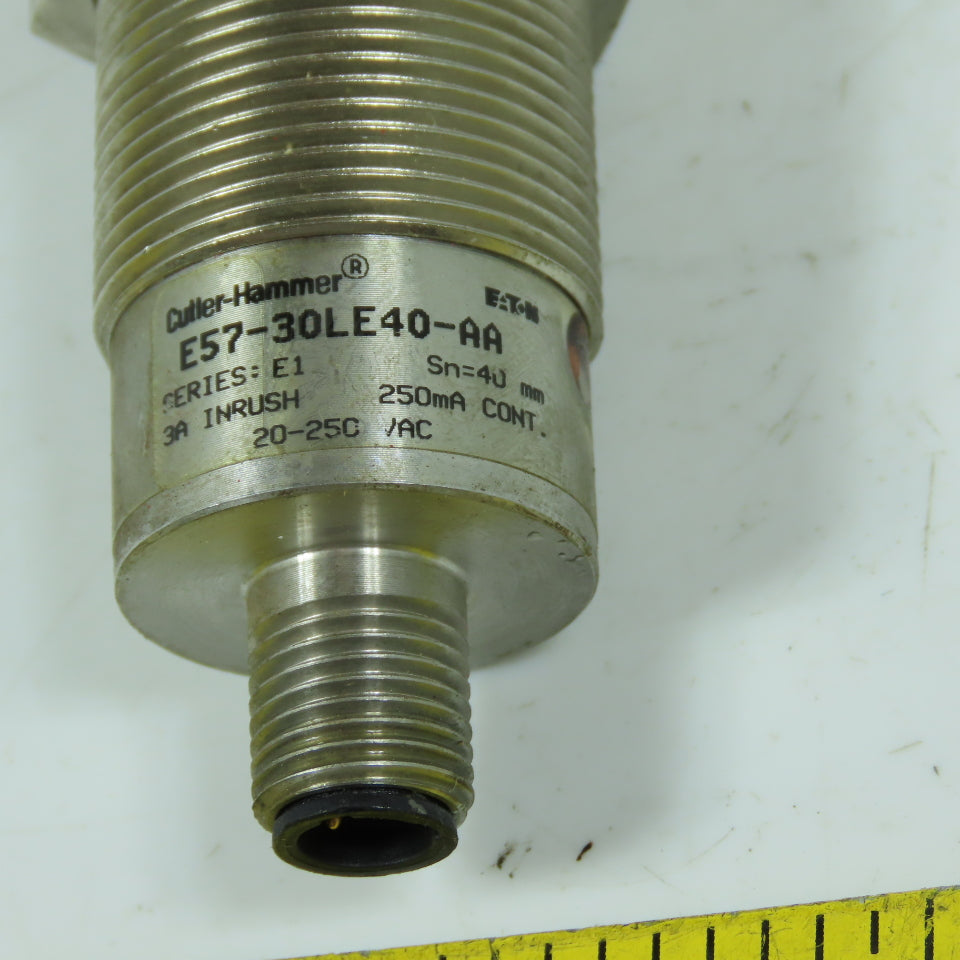 Eaton Cutler Hammer E57-30LE40-AA Inductive Proximity Sensor Series E1 20-250VAC