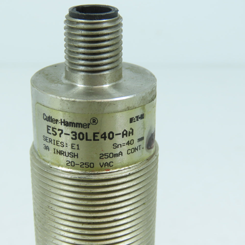 Eaton Cutler Hammer E57-30LE40-AA Inductive Proximity Sensor Series E1 20-250VAC