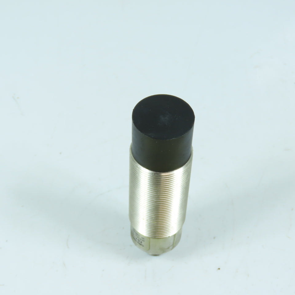 Eaton Cutler Hammer E57-30LE40-AA Inductive Proximity Sensor Series E1 20-250VAC
