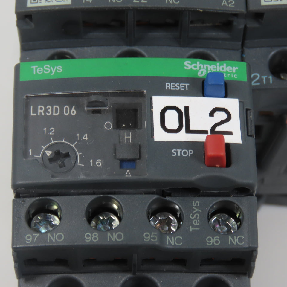 Schneider LC1D09M7 600VAC Reversing Contactor 7.5HP 220V Coil W/ LR3D06 Overload