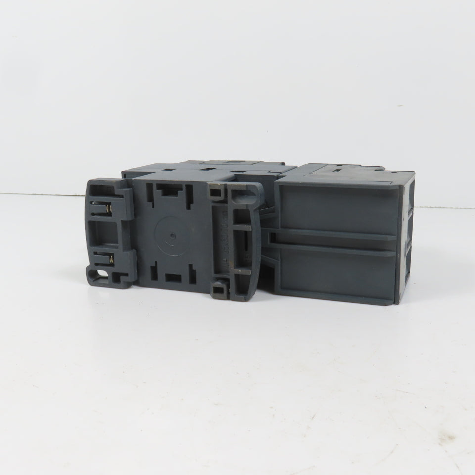 Schneider LC1D12M7 600VAC Contactor 10HP 220V Coil W/ LR3D14 Overload 7-10A
