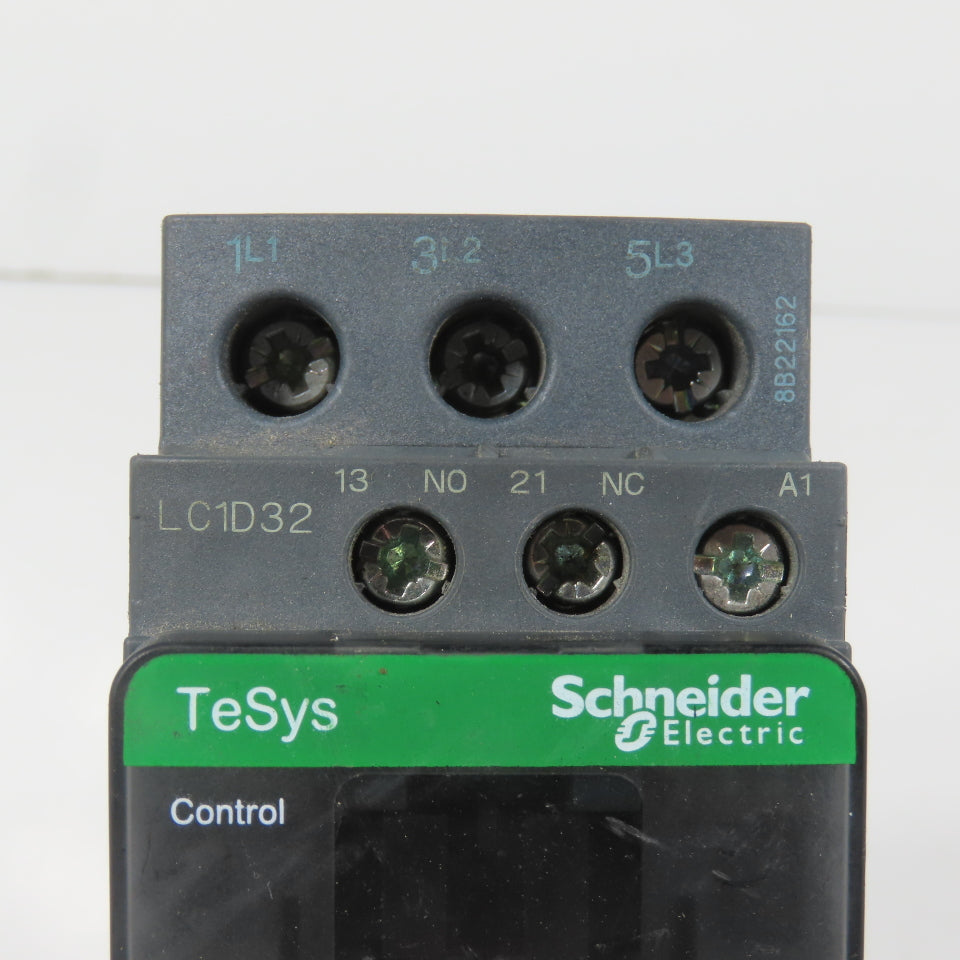 Schneider LC1D32M7 600VAC Contactor 25HP 220V Coil W/ LR3D32 Overload 23-32A