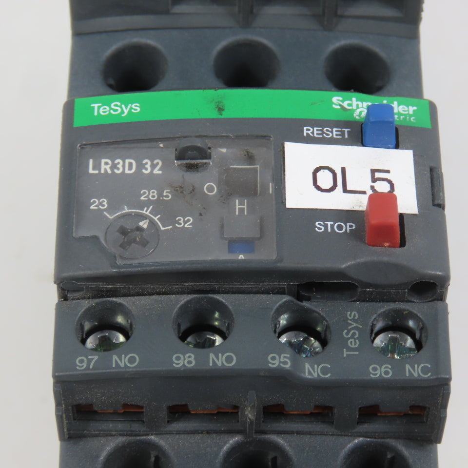 Schneider LC1D32M7 600VAC Contactor 25HP 220V Coil W/ LR3D32 Overload 23-32A