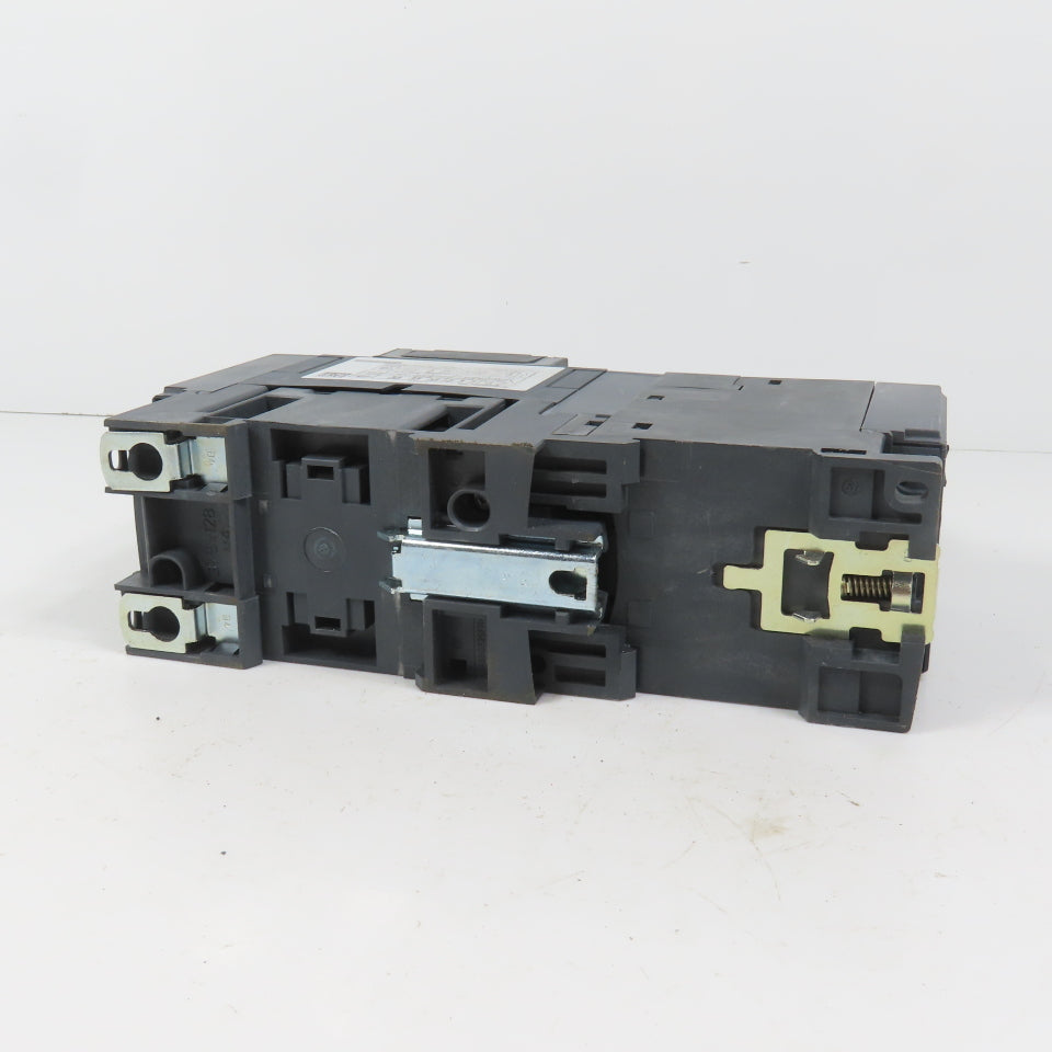Schneider LC1D40AM7 600VAC Contactor 30HP 220V Coil W/ LR3D332 Overload 23-32A