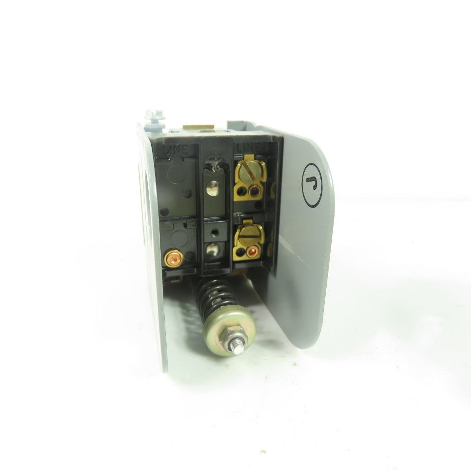 Johnson Controls P61AS-1 Pressure Switch 120/240VAC 32VDC