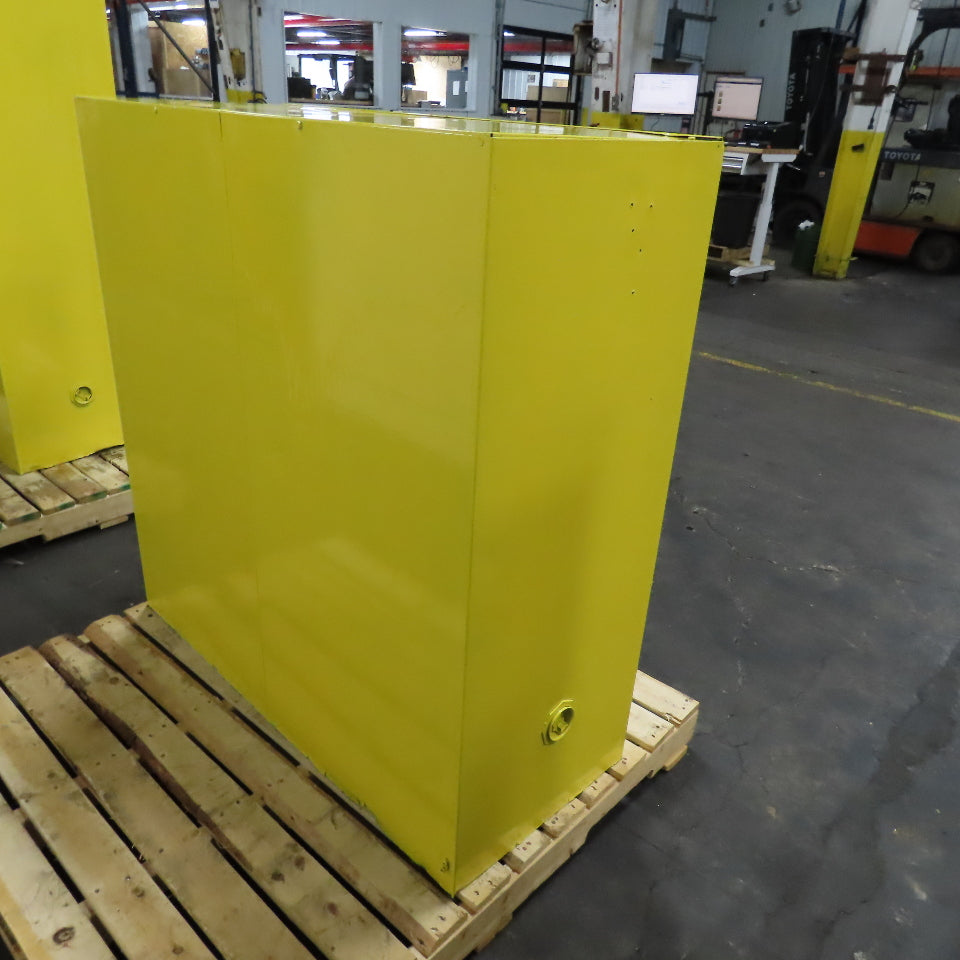 Justrite 25300 30 Gal Flammable Liquid Storage Cabinet 2 Shelf 43" x 18" x 44"