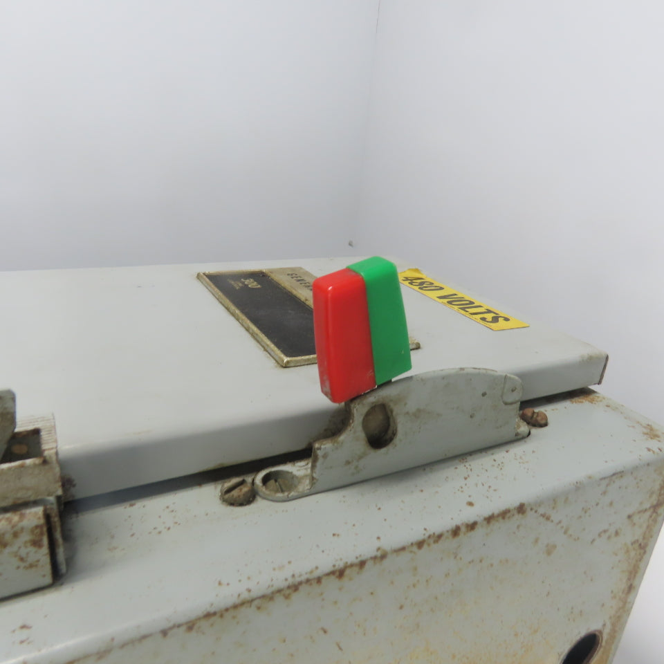 General Electric CR308 Size 0, 1 Combination Starter Disconnect 30A 600V Fused