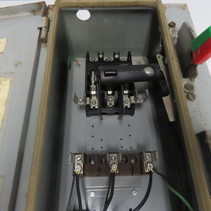 General Electric CR308 Size 0, 1 Combination Starter Disconnect 30A 600V Fused