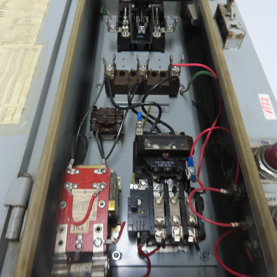 General Electric CR308 Size 0, 1 Combination Starter Disconnect 30A 600V Fused
