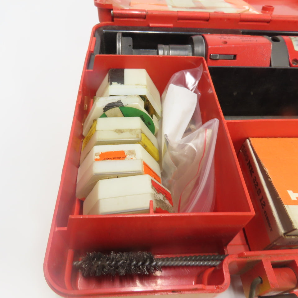 Hilti DX 400B Powder Actuated Tool Stud Gun W/ Accessories